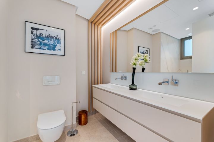 The View 102 - Contemporary Luxury Apartment in Private Community