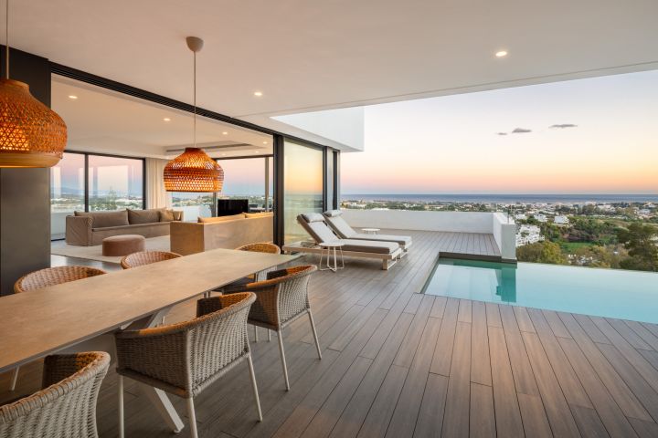Herrojo 88 - Spacious Contemporary Property with Panoramic Sea Views in La Quinta