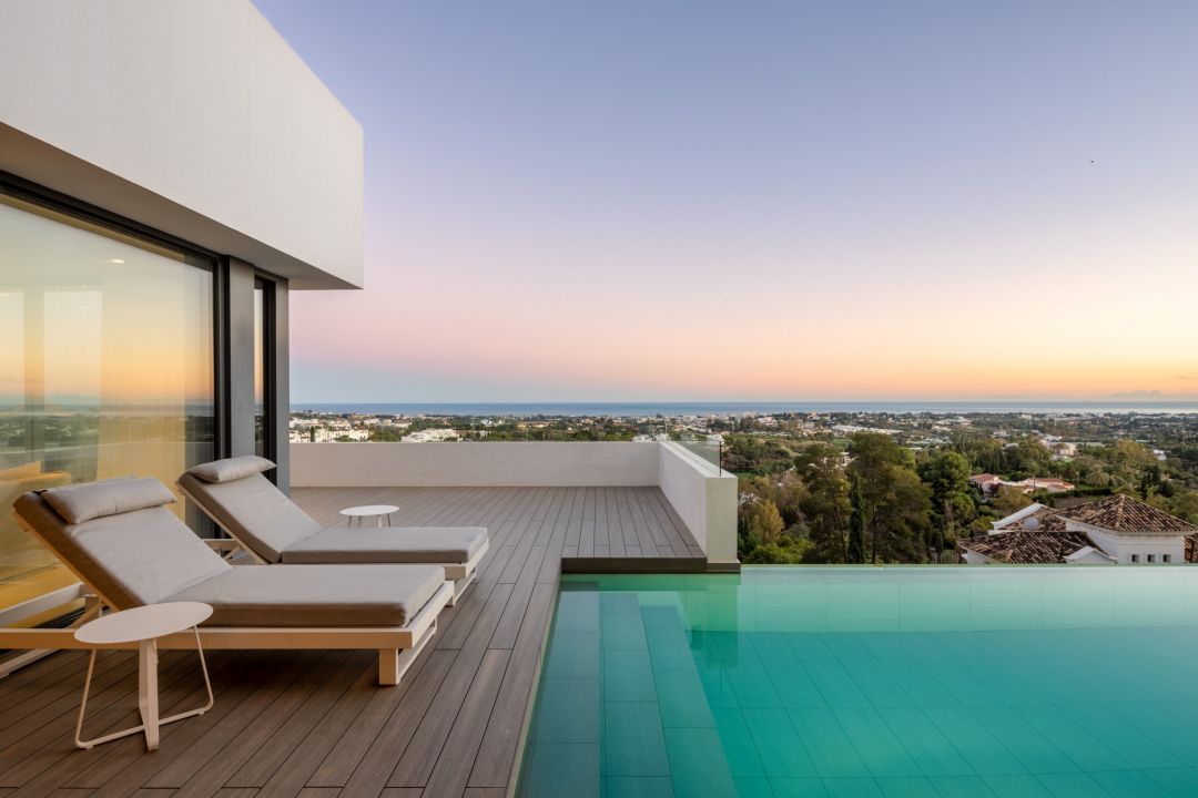 Herrojo 88 - Spacious Contemporary Property with Panoramic Sea Views in La Quinta