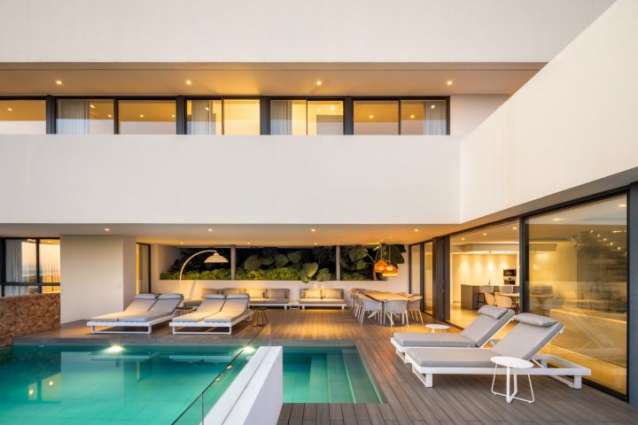 Herrojo 88 - Spacious Contemporary Property with Panoramic Sea Views in La Quinta