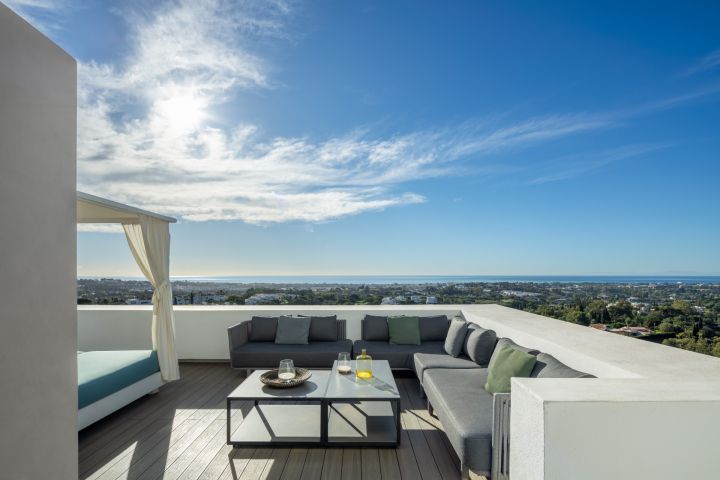 Herrojo 88 - Spacious Contemporary Property with Panoramic Sea Views in La Quinta