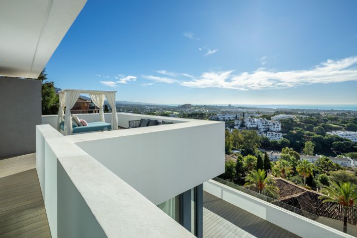 Herrojo 88 - Spacious Contemporary Property with Panoramic Sea Views in La Quinta