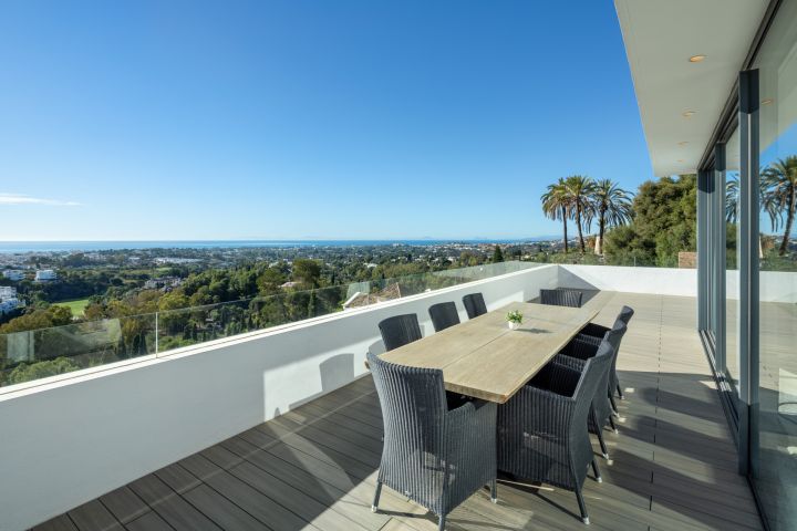 Herrojo 88 - Spacious Contemporary Property with Panoramic Sea Views in La Quinta