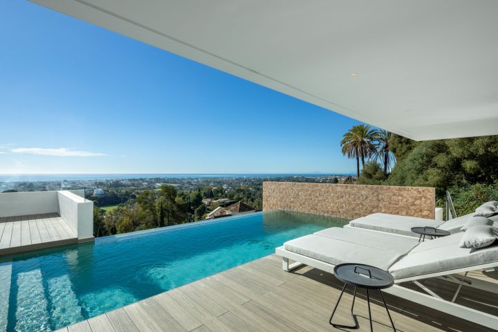 Herrojo 88 - Spacious Contemporary Property with Panoramic Sea Views in La Quinta