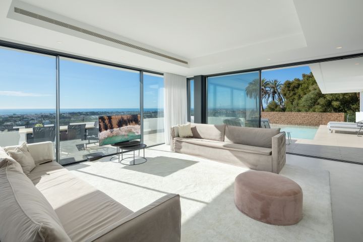 Herrojo 88 - Spacious Contemporary Property with Panoramic Sea Views in La Quinta