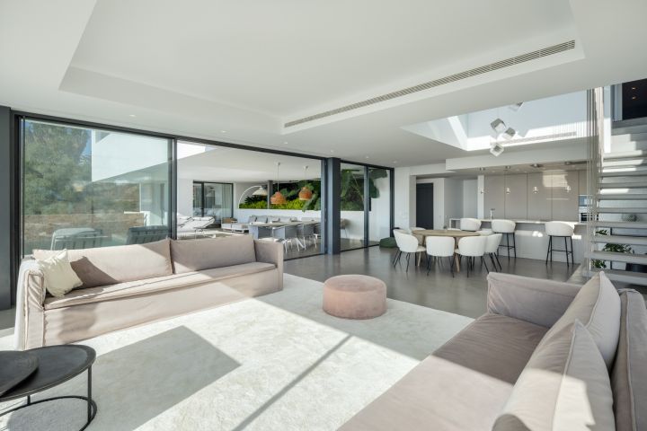 Herrojo 88 - Spacious Contemporary Property with Panoramic Sea Views in La Quinta