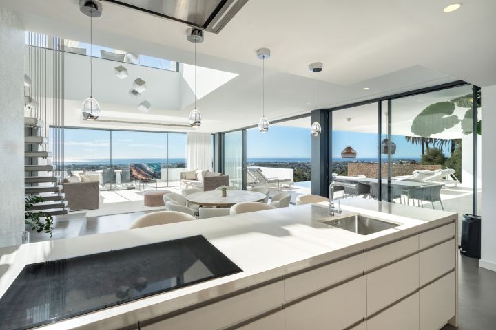 Herrojo 88 - Spacious Contemporary Property with Panoramic Sea Views in La Quinta