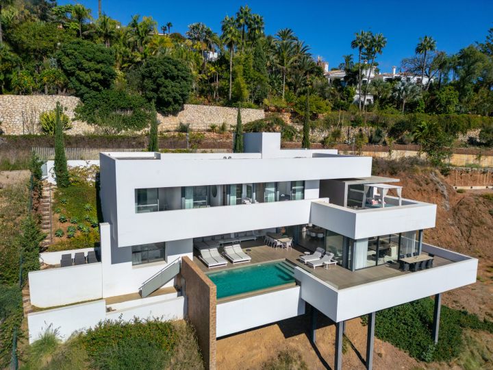 Herrojo 88 - Spacious Contemporary Property with Panoramic Sea Views in La Quinta