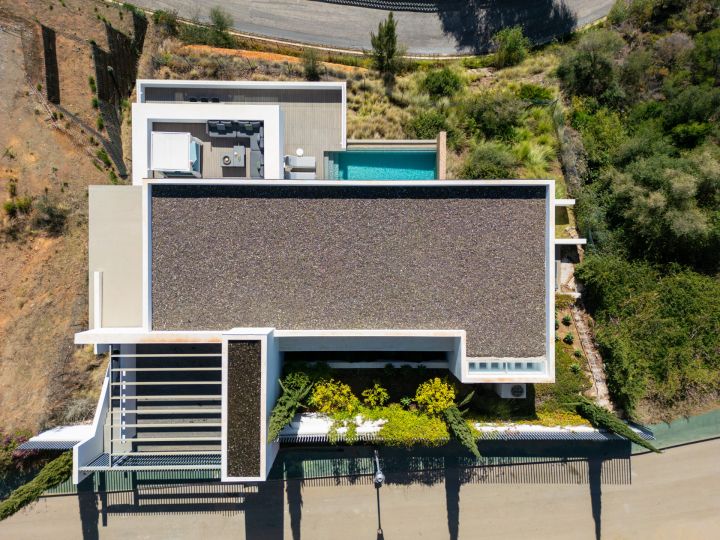 Herrojo 88 - Spacious Contemporary Property with Panoramic Sea Views in La Quinta