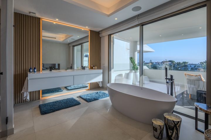 Celeste 6 - Fantastic Property with Sea Views