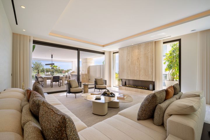 Epic 13 - Bespoke Property with Interiors by Fendi Casa