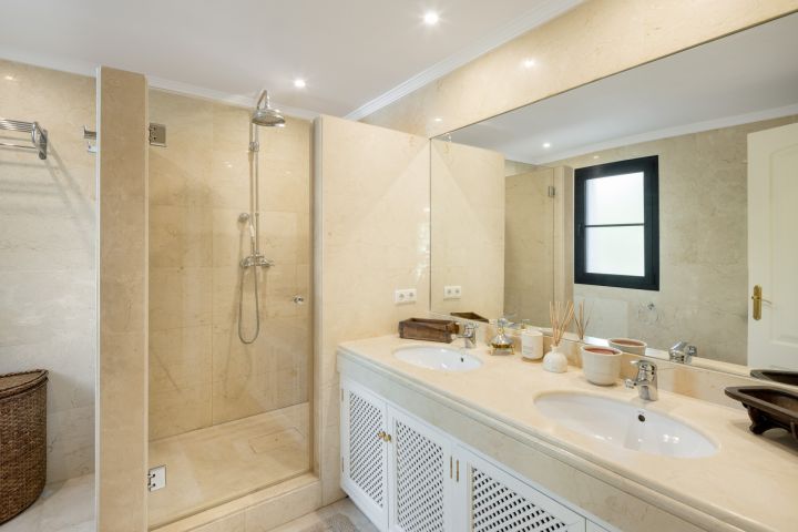 Villa avec 4 chambres et 5 salles de bain - Villa élégante avec vue panoramique