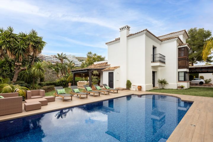 Villa avec 4 chambres et 5 salles de bain - Villa élégante avec vue panoramique