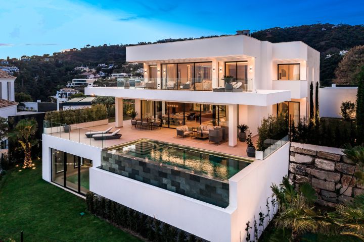Villa con 6 dormitorios y 7 baños - Casa Moderna Única en El Madroñal