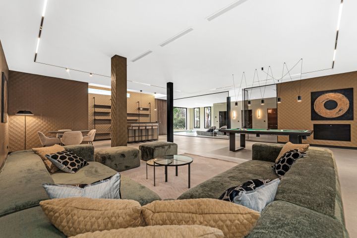 Villa con 6 dormitorios y 7 baños - Casa Moderna Única en El Madroñal