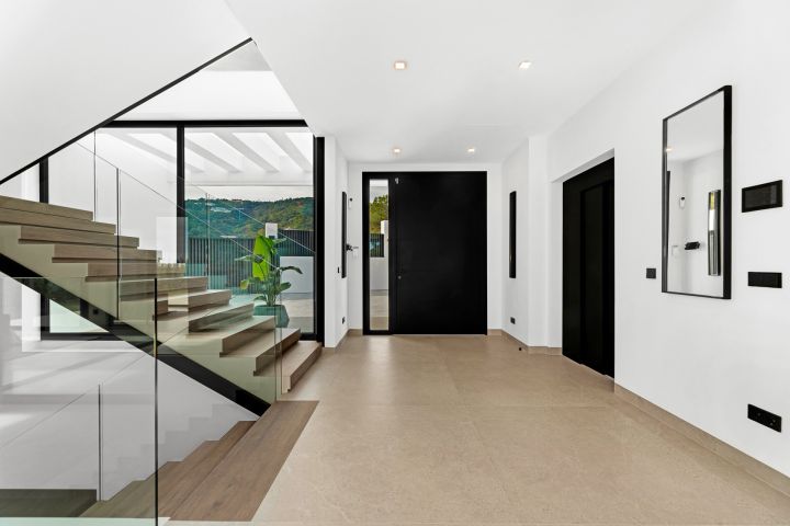 Villa con 6 dormitorios y 7 baños - Casa Moderna Única en El Madroñal