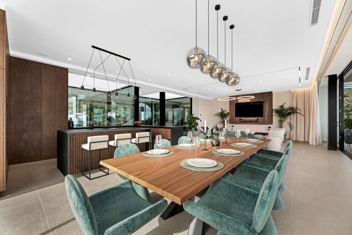 Villa con 6 dormitorios y 7 baños - Casa Moderna Única en El Madroñal