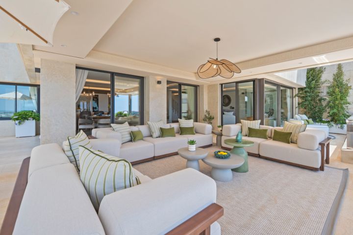 Feroz - A Penthouse in the sky in Nueva Andalucia