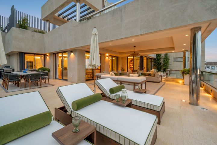 Feroz - A Penthouse in the sky in Nueva Andalucia