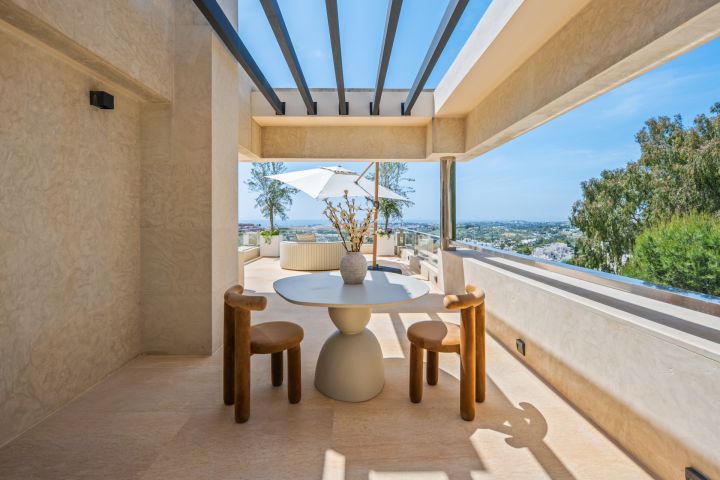 Feroz - A Penthouse in the sky in Nueva Andalucia