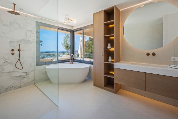 Feroz - A Penthouse in the sky in Nueva Andalucia
