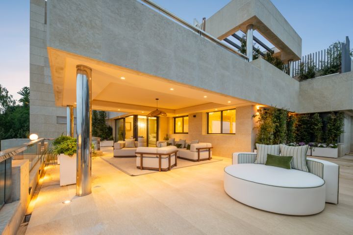 Feroz - A Penthouse in the sky in Nueva Andalucia