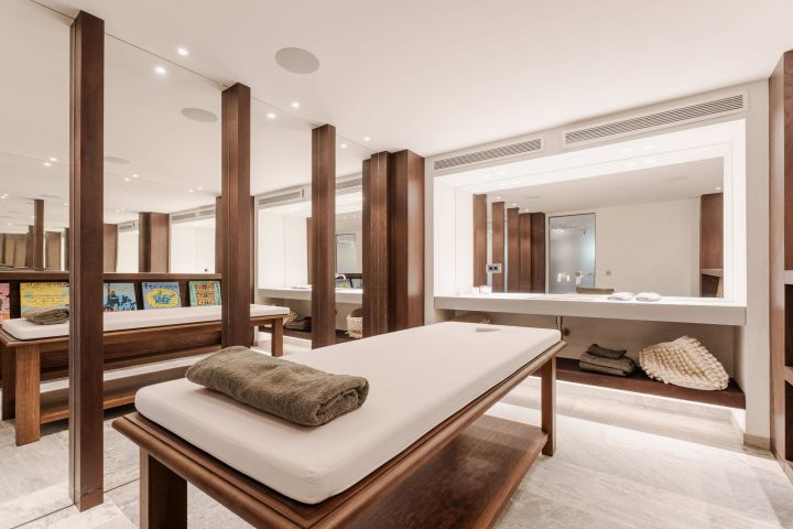 Villa Vivaldi - Modern Elegant Villa with Andalusian Charm in Sierra Blanca