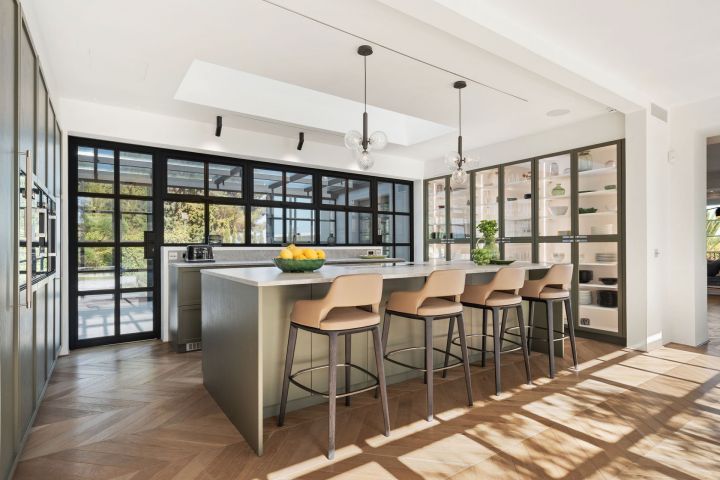 Villa Vivaldi - Modern Elegant Villa with Andalusian Charm in Sierra Blanca