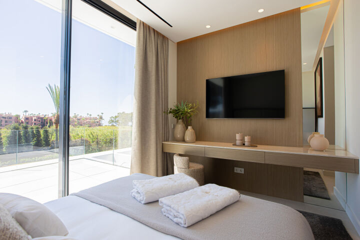 Los Monteros 10 - Beachside Residence in Marbella East