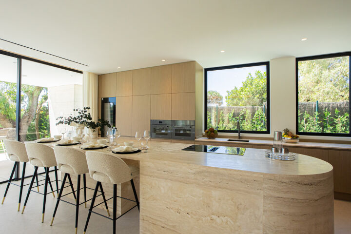 Los Monteros 10 - Beachside Residence in Marbella East