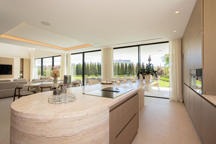 Los Monteros 10 - Beachside Residence in Marbella East