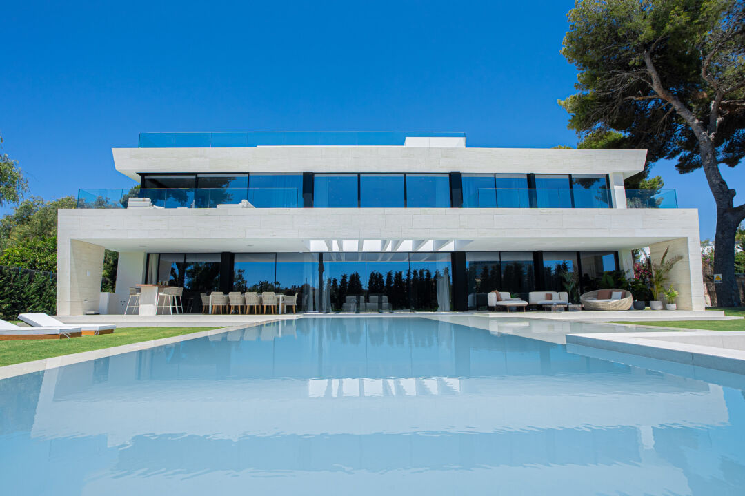 Los Monteros 10 - Beachside Residence in Marbella East