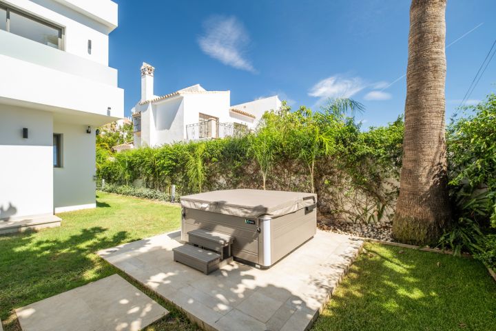 Golden Mile Home - Spacious Villa with Andalusian Charm