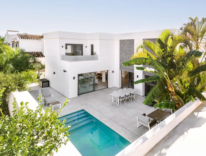 Golden Mile Home - Spacious Villa with Andalusian Charm
