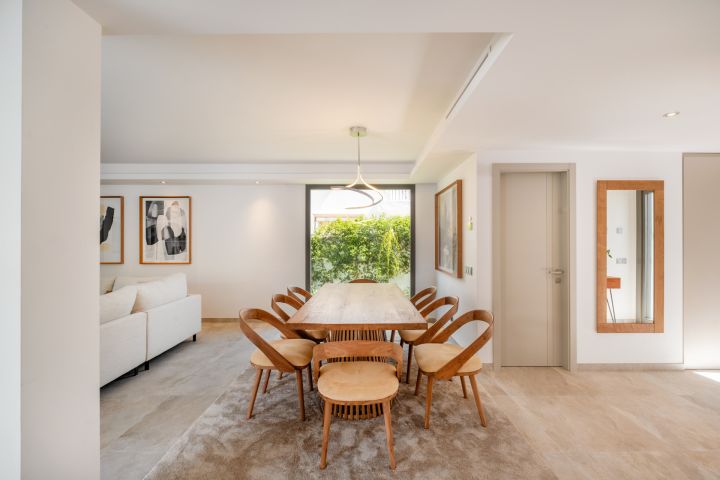 Golden Mile Home - Spacious Villa with Andalusian Charm