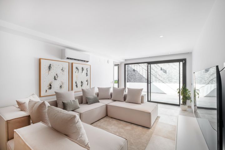 Golden Mile Home - Spacious Villa with Andalusian Charm