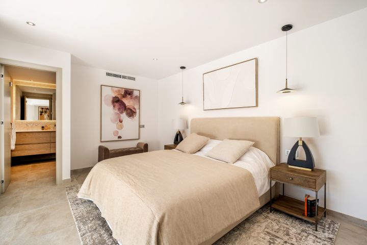 Golden Mile Home - Spacious Villa with Andalusian Charm