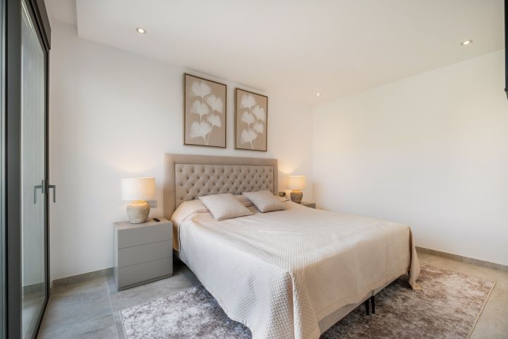 Golden Mile Home - Spacious Villa with Andalusian Charm