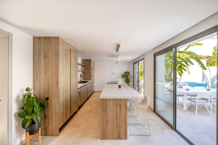 Golden Mile Home - Spacious Villa with Andalusian Charm
