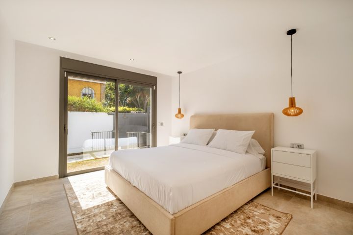 Golden Mile Home - Spacious Villa with Andalusian Charm