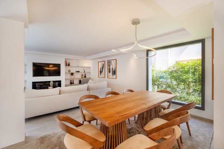 Golden Mile Home - Spacious Villa with Andalusian Charm