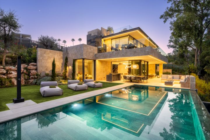Villa Selene - Un Oasis Armonioso de Lujo y Sostenibilidad