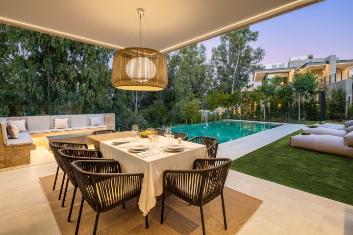 Villa Selene - Un Oasis Armonioso de Lujo y Sostenibilidad