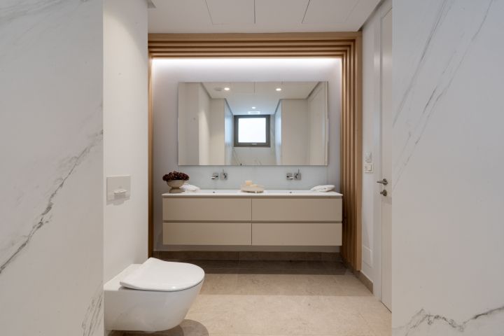 Ground Floor Apartment avec 2 chambres et 2 salles de bain - Maison moderne et élégante offrant une vue sur le golf