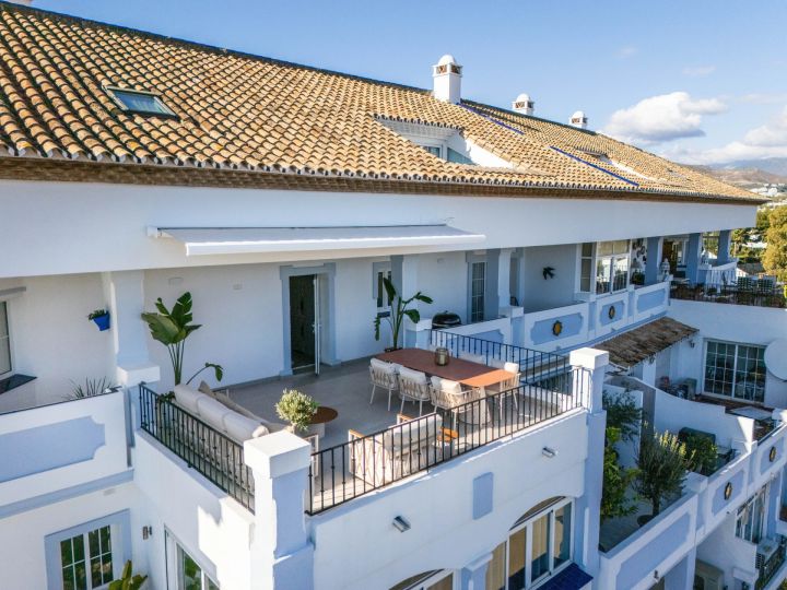 Duplex Penthouse avec 5 chambres et 4 salles de bain - Spacieuse maison haut de gamme au charme andalou