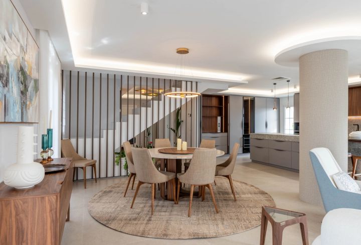 Penthouse Zafiro - Spacious Upscale Home with Andalusian Charm