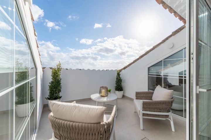 Duplex Penthouse avec 5 chambres et 4 salles de bain - Spacieuse maison haut de gamme au charme andalou