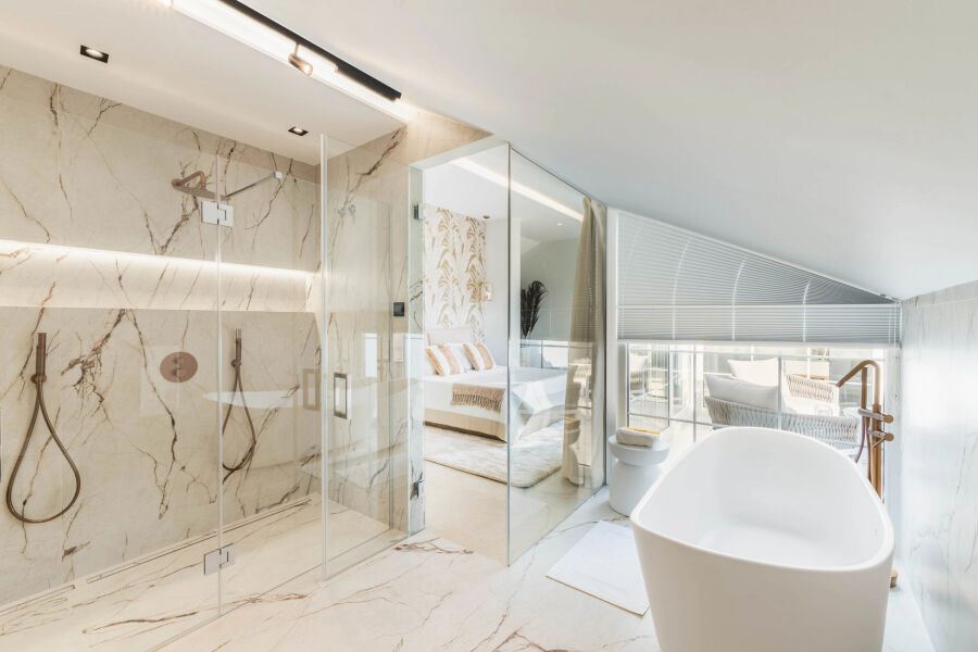 Penthouse Zafiro - Spacious Upscale Home with Andalusian Charm