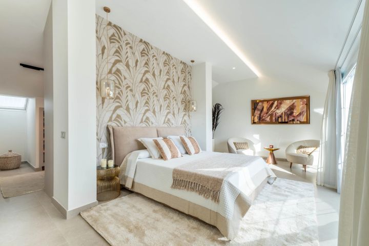 Duplex Penthouse avec 5 chambres et 4 salles de bain - Spacieuse maison haut de gamme au charme andalou