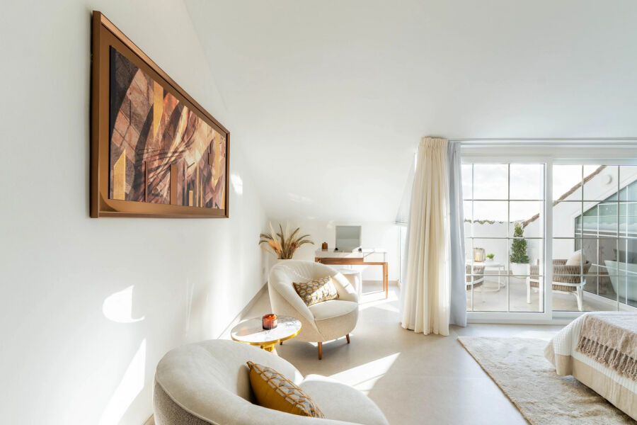 Penthouse Zafiro - Spacious Upscale Home with Andalusian Charm